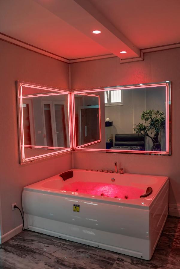 Spa Lux Apartmani Нови Сад Екстериор снимка